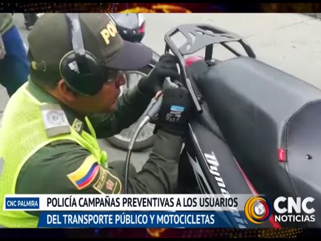 La Policía Nacional realiza campañas preventivas a los usuarios de transporte público y motocicletas