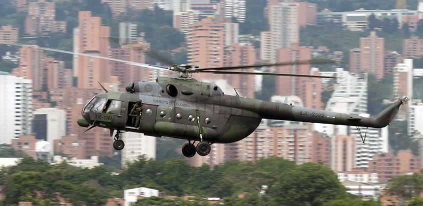 [VÍDEO] ¿Por qué helicóptero del ejército lleva civiles a la Sierra Nevada?