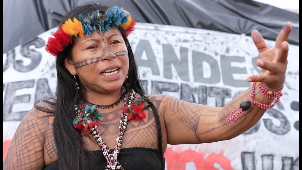 Alessandra Munduruku La voz de la resistencia indígena en Brasil es clara ante el Congreso