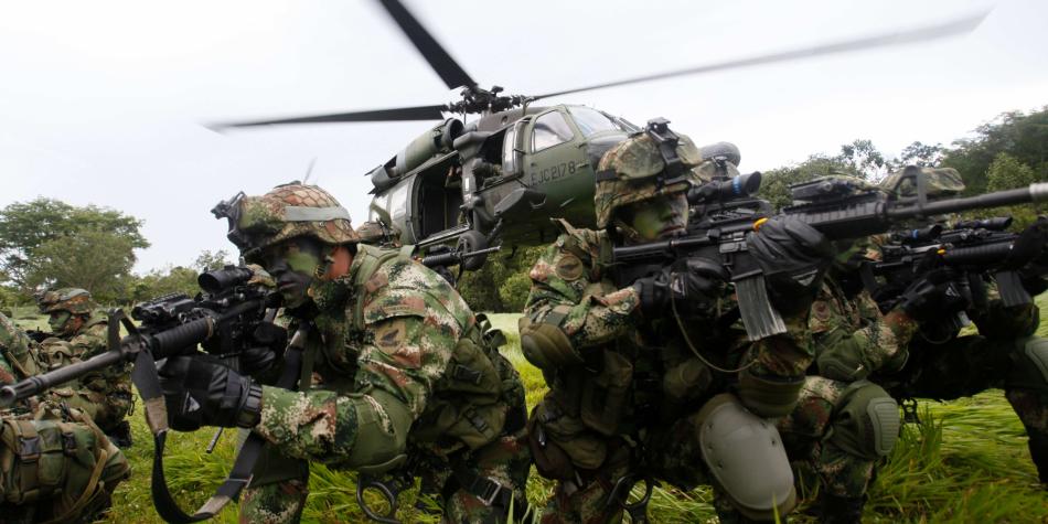 Congresistas de EE. UU. piden frenar ascenso de militares colombianos