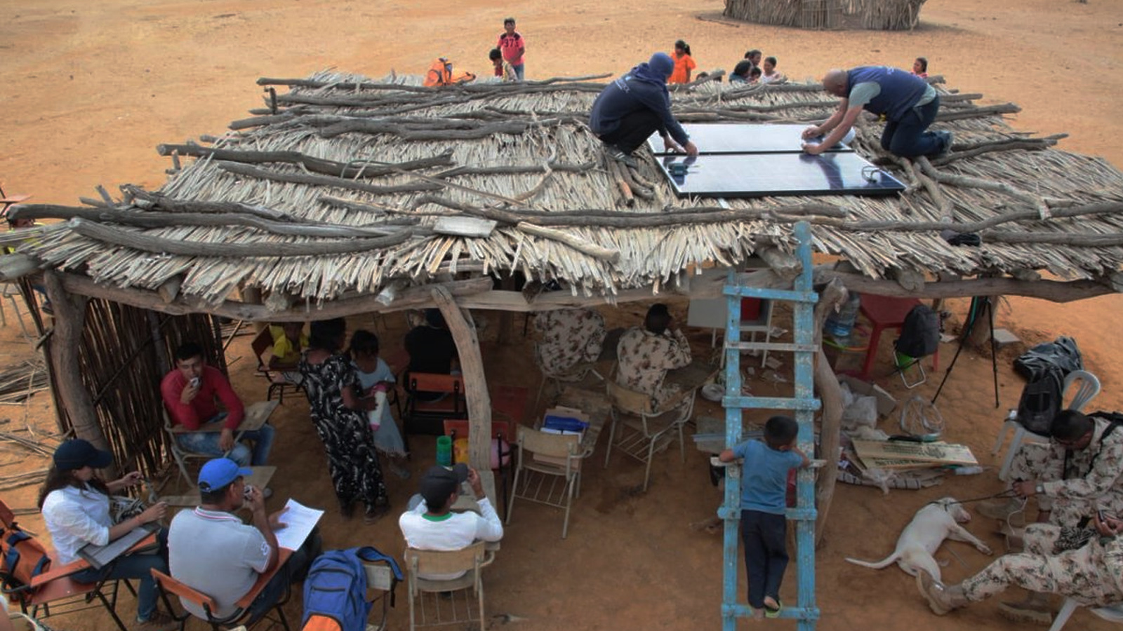 La energía solar transforma la vida de 250 familias en La Guajira