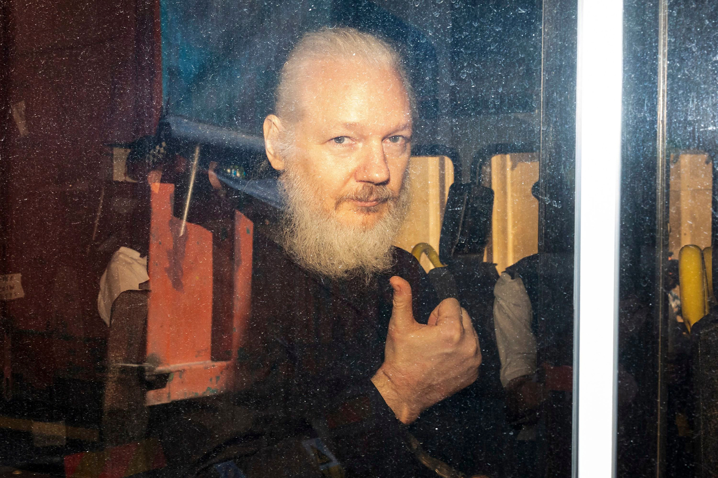 Se firma orden de extradición de Julian Assange a Estados Unidos