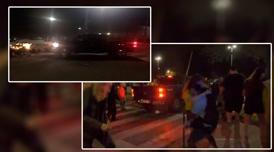 VÍDEO: Oficial de Inmigración embiste a una multitud de manifestantes ante un centro de inmigración de EE.UU.