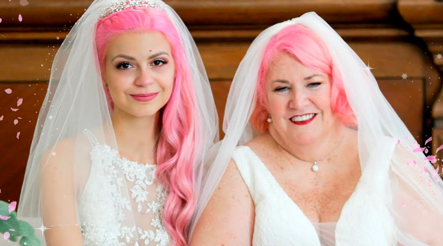 Youtuber de 24 años se casó con una mujer de 61 que conoció en Tinder
