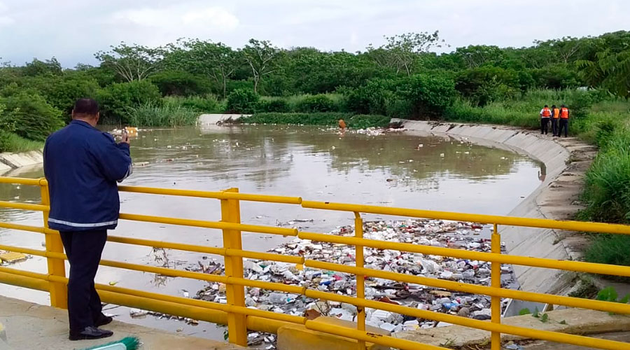 Dos niños se AHOGAN en arroyos en Barranquilla