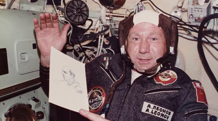 Muere a los 85 años el cosmonauta soviético Alexéi Leónov, el primero en realizar una CAMINATA ESPACIAL