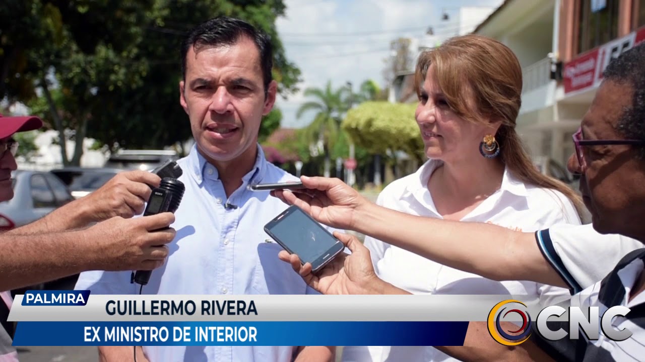 El ex ministro del interior brinda el apoyo a la campaña de Griselda Janeth Restrepo.