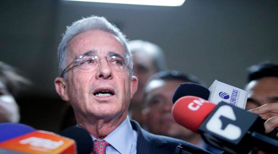 Uribe retira artículo que proponía PAGO POR HORAS a JÓVENES