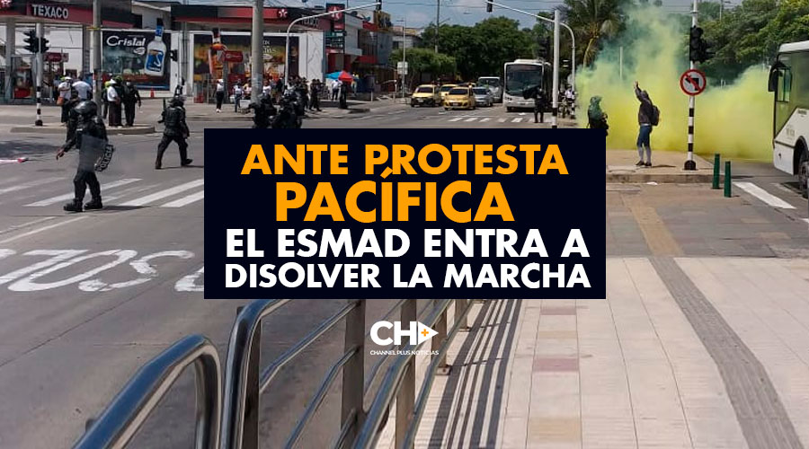 Ante PROTESTA PACÍFICA en Barranquilla el ESMAD entra a disolver la marcha