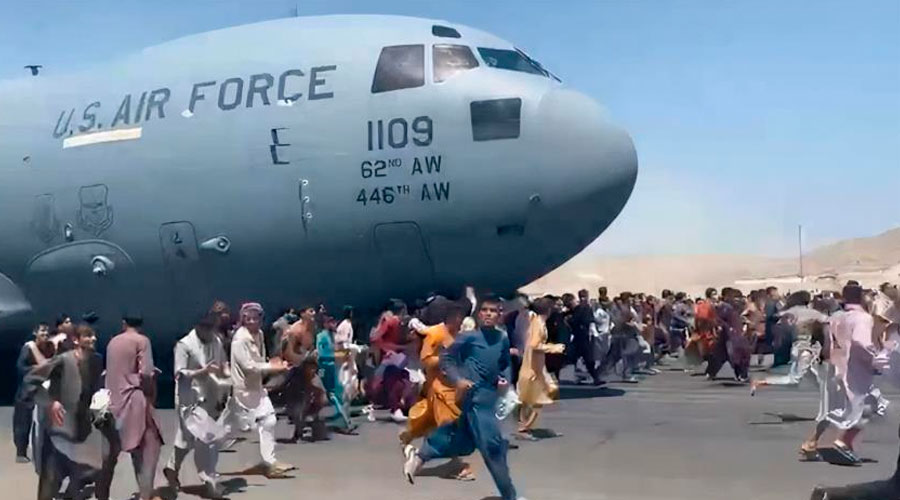 Restos de Afganos en aviones militares de eeuu
