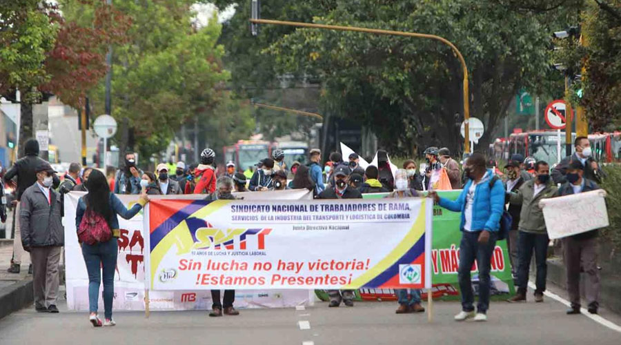 Trabajadores de Transmilenio protestan en  la Caracas