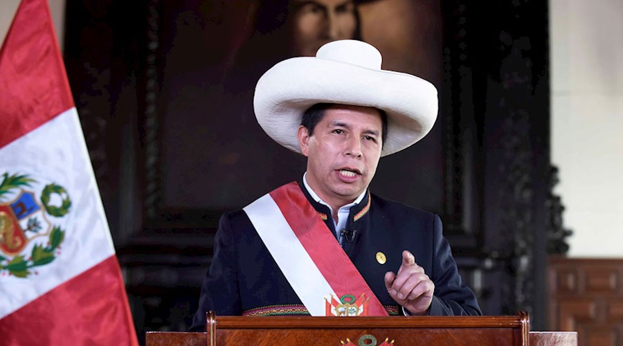 Presidente Castillo afronta su primera crisis de gabinete