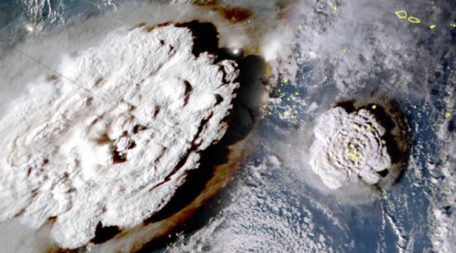 Graban desde el espacio al volcán de Tonga en erupción