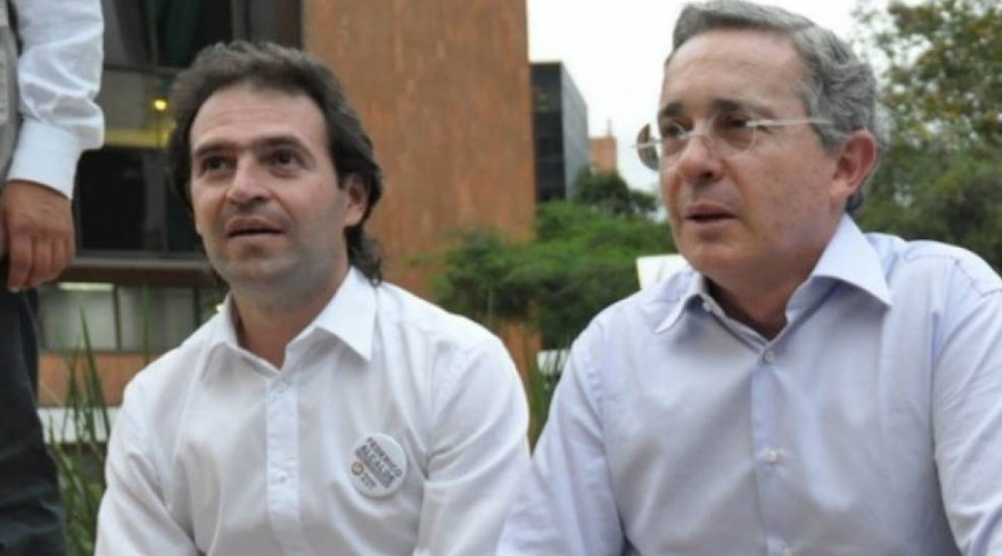 Uribe alerta sobre atentado contra Fico