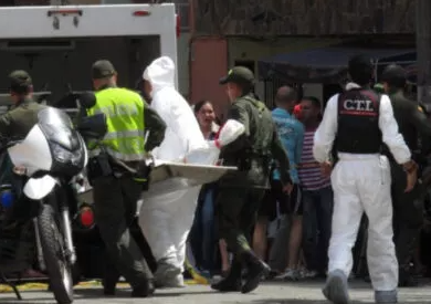 En Medellín asesinaron a un hombre y después intentaron prenderle fuego