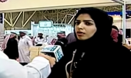 Arabia condena a una mujer a 34 años de prisión por sus trinos
