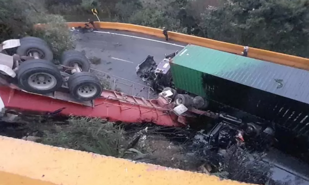 La Línea con paso a un carril por accidente