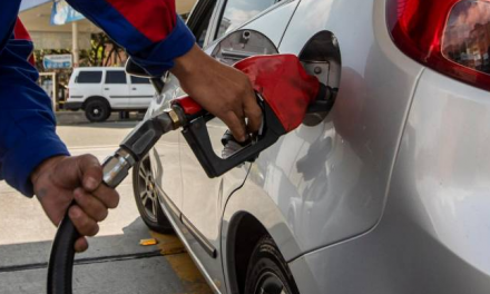 ¿Cómo se calcula el precio de la gasolina?