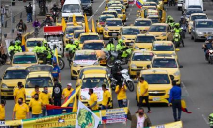 ¿Taxistas a paro? El gremio ‘amarillo’ está enojado con Gustavo Petro