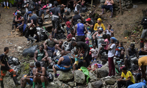 El tapón del Darién está taponado. Aproximadamente 10 mil migrantes esperan cruzar