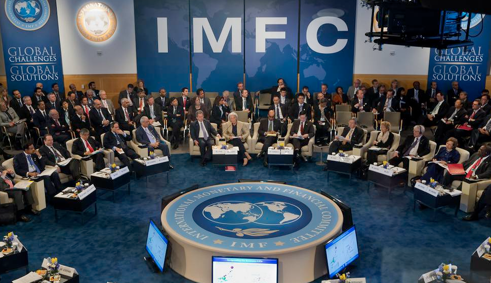 No subir las tasas en recesión: la recomendación del Fondo Monetario Internacional