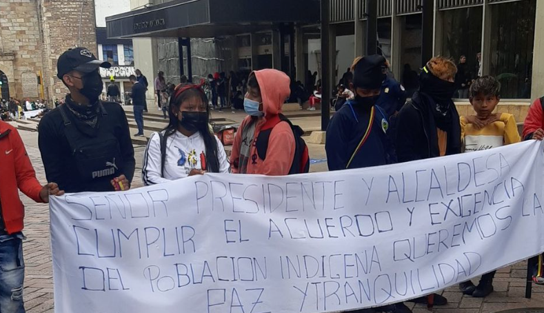 Desmanes en Bogotá tras protesta indígena. Ofrecen 50 millones de pesos de recompensa para dar con los responsables