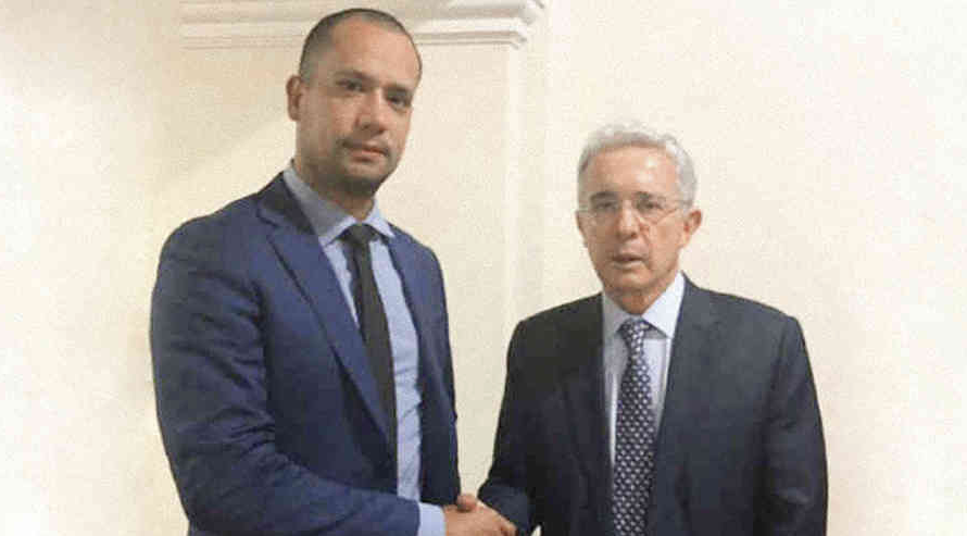 Otra vez se enredó el ‘abogánster’: le suspendieron tarjeta profesional al abogado de Uribe