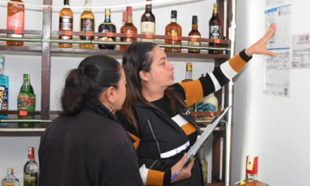 El trago asesino: van 9 muertos en Ecuador por alcohol adulterado