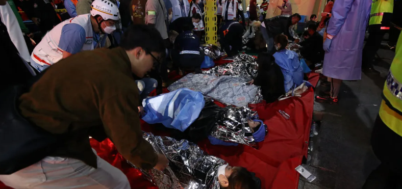 Los 156 muertos de Seúl, Corea: solo por un fuerte apretón