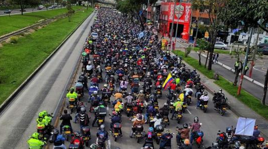 Motociclistas colombianos y sus dificultades con el SOAT. Se anuncian protestas