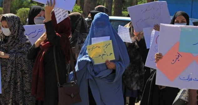 <strong>Protestas en Afganistán por decisión de prohibir el acceso a la educación para las mujeres</strong>