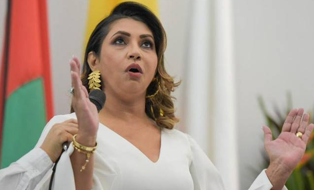 <strong>Gobernadora de Arauca es despedida por salir del país sin permiso</strong>
