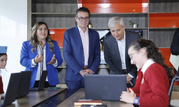 <strong>Microsoft y Ministerio de Educación firmaron alianza para enseñar programación a jóvenes colombianos</strong>