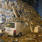 <strong>Cifra de muertos por terremoto en Turquía y Siria crece cada instante: hay 2.800 edificios destruidos</strong>