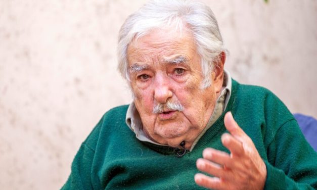 <strong>Mujica</strong>