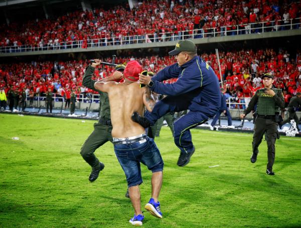 América de Cali pidió que hinchas involucrados en los desmanes del domingo sean “sancionados y judicializados”