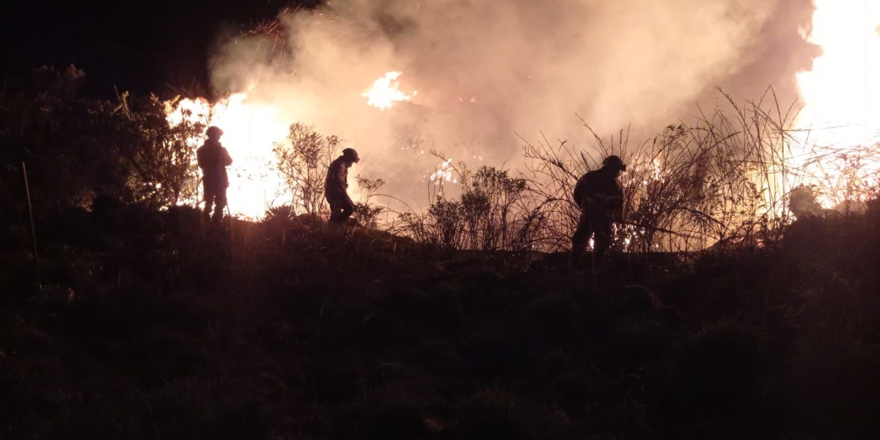 Bomberos, guardabosques y militares apagaron el incendio del Parque Chingaza que duró toda la noche