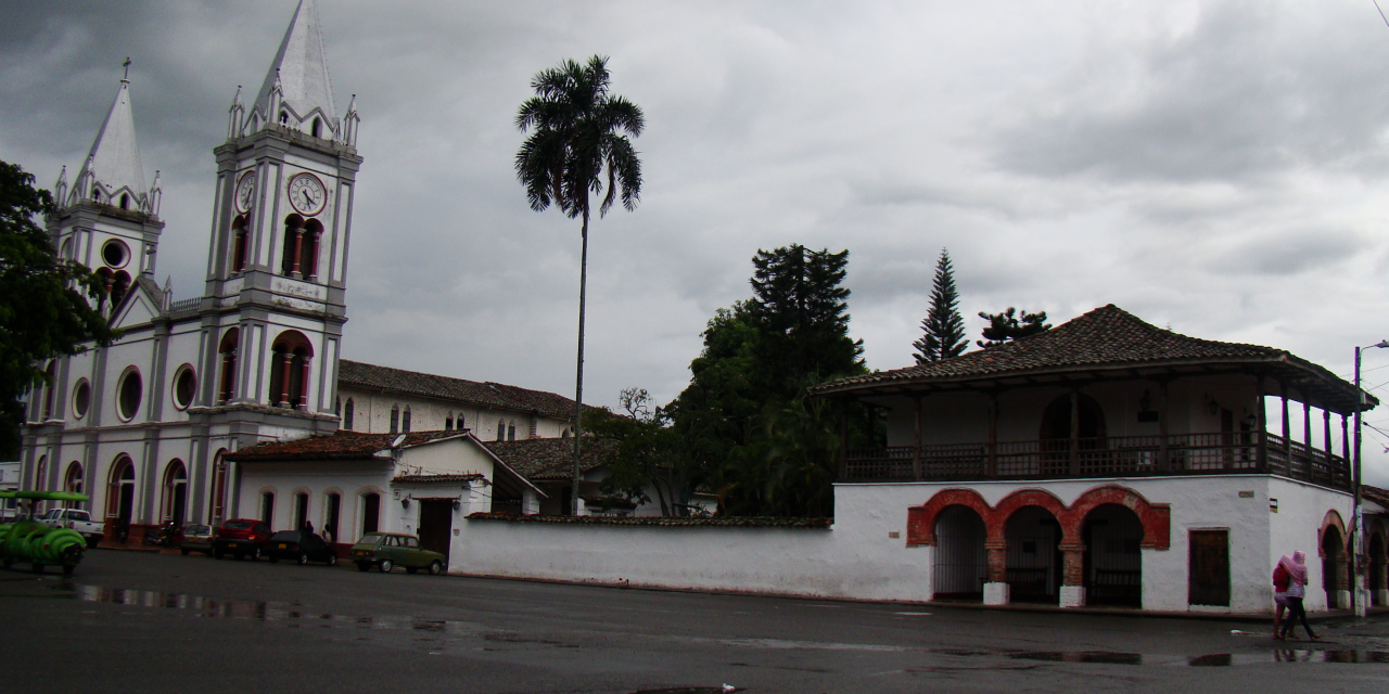 <strong>Hallan dos cadáveres incinerados en zona rural de Guacarí, Valle</strong>