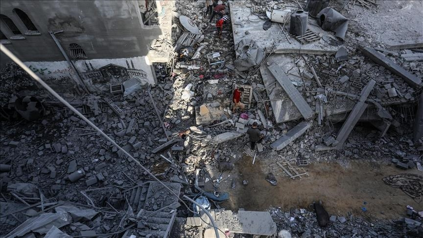 <strong>Israel bombardea las ruinas de Gaza nuevamente: 400 muertos en un día</strong>