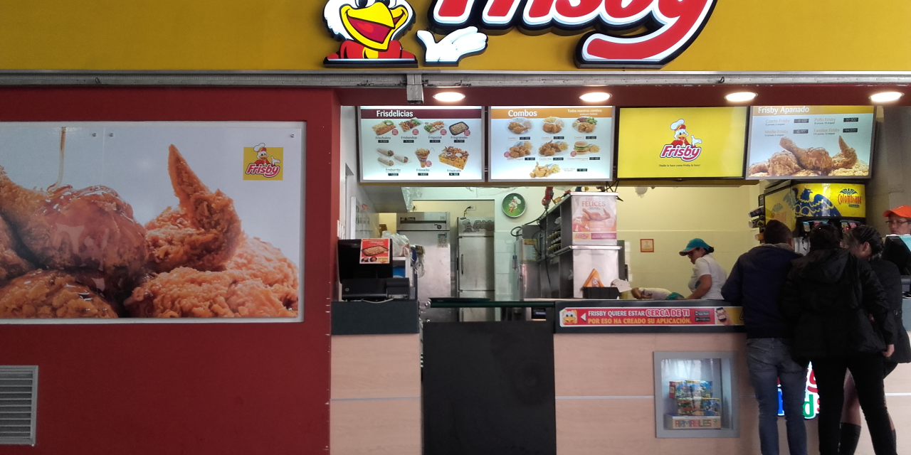 Personas ajenas a Frisby plagiaron la marca en España para vender pollo frito. Registraron, incluso, la misma imagen