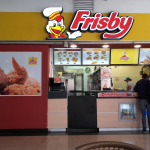 Personas ajenas a Frisby plagiaron la marca en España para vender pollo frito. Registraron, incluso, la misma imagen