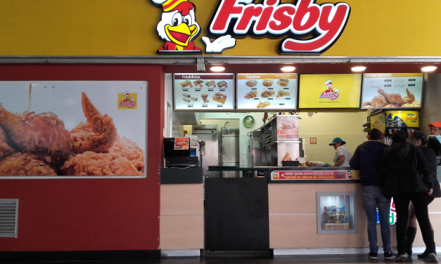 Personas ajenas a Frisby plagiaron la marca en España para vender pollo frito. Registraron, incluso, la misma imagen