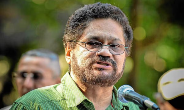 Un juez emitió una nueva orden de captura contra alias ‘Iván Márquez’ por el asesinato de un sargento del Ejército en el 2003