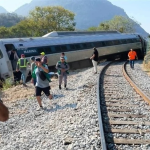 Se salió el tren en México: 13 muertos y 98 heridos