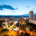 Hasta dos mil salarios mínimos pueden recibir de multa los propietarios de alojamientos que cancelaron reservas y subieron precios en Medellín