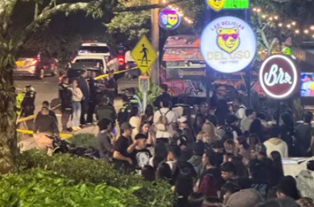 Ladrones intentaron robar a asistentes del Burger Máster en Medellín y se presentó intercambio de disparos