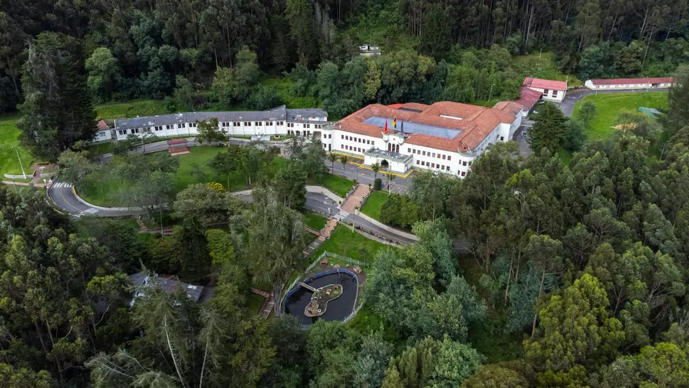 JEP ordenó medidas cautelares en Escuela de Logística del Ejército de Bogotá por posibles crímenes cometidos tras retoma al Palacio de Justicia