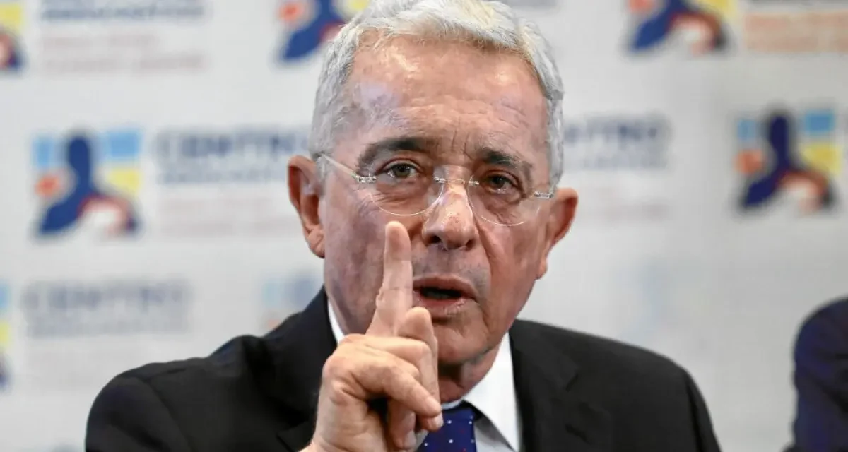 Fiscalía mantiene en firme indagatoria a expresidente Álvaro Uribe por masacres de La Granja y El Aro