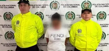 Una mujer fue víctima del robo de su celular en Cali. Ladrón descubrió en el teléfono que la mujer abusaba sexualmente de una menor